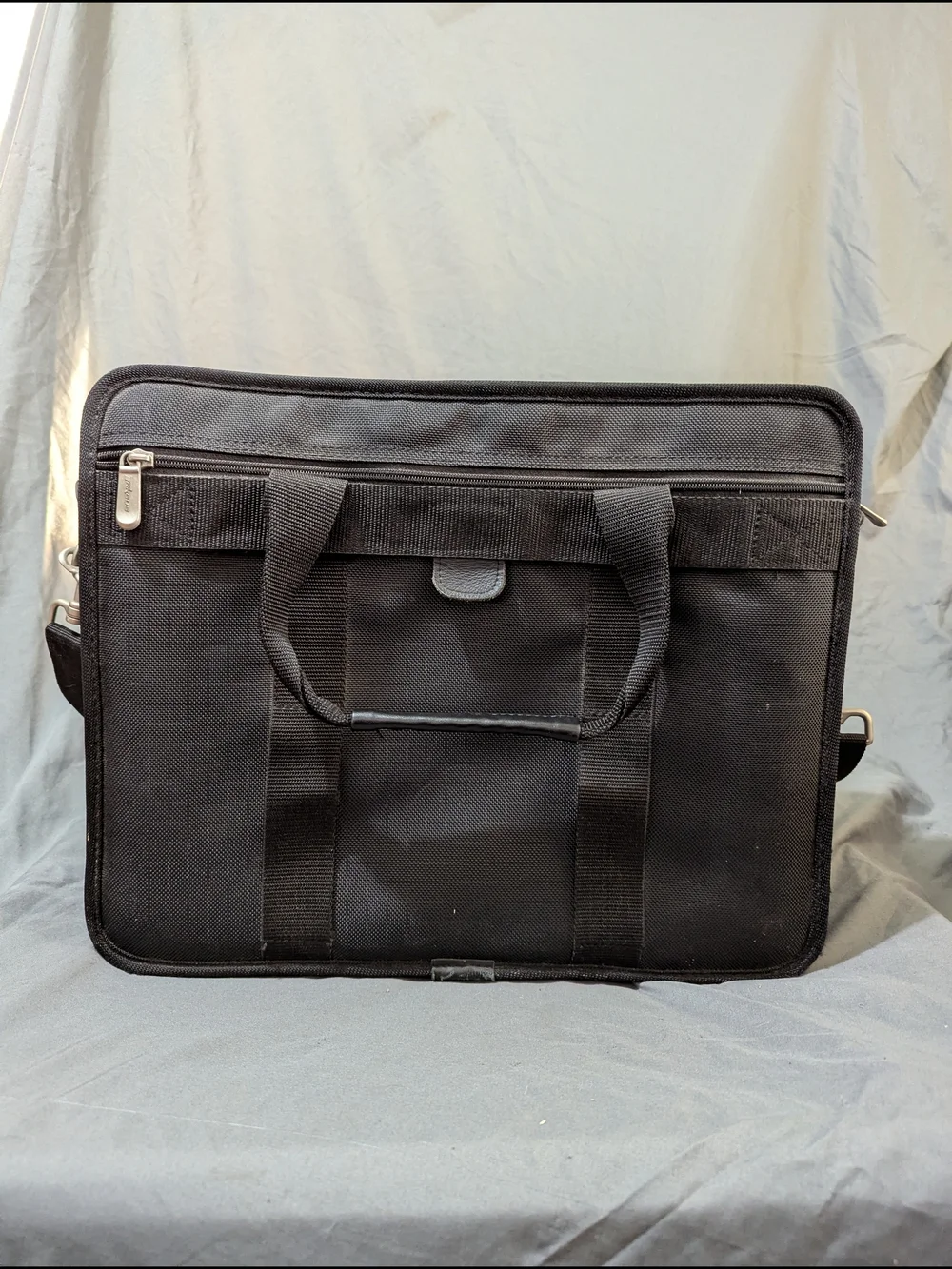 Targus Black Men's Heavy Duty Laptop Briefcase Bag